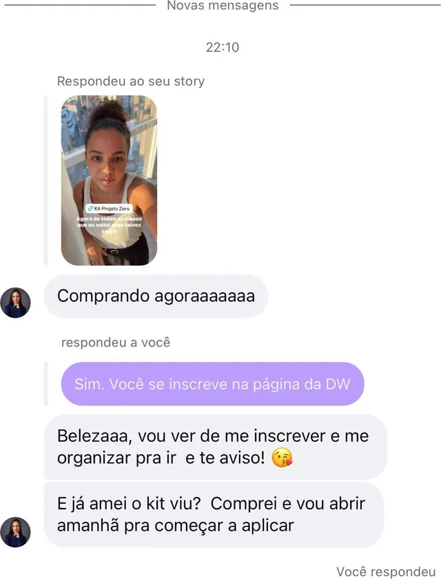Conversa no Instagram: “Comprando agoraaaaaa” e “E já amei o kit viu? Comprei e vou abrir amanhã pra começar a aplicar”
